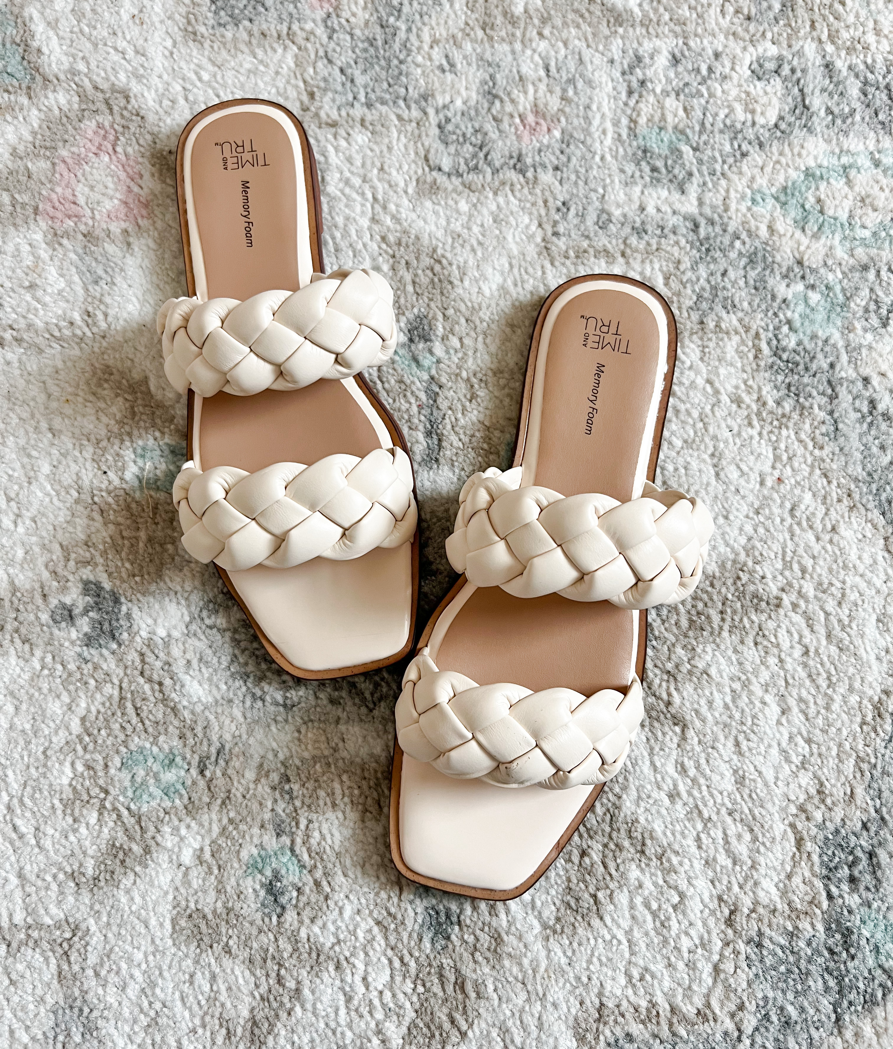 spring 2022 shoe trends- sandals.JPG